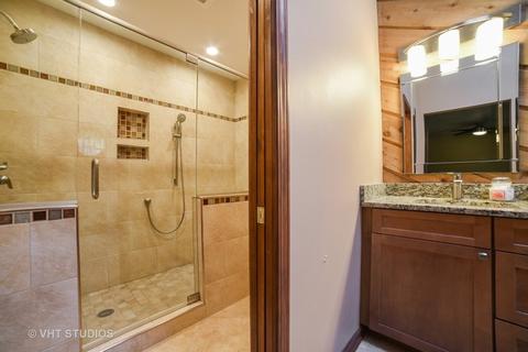 805 Oakview Dr, Algonquin, IL 60102 photo 9