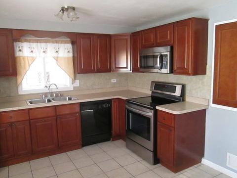 7814 S Mobile Ave, Burbank, IL 60459 photo 2