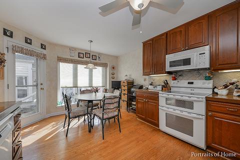 2071 Hallmark Ct, Wheaton, IL 60187 photo 7