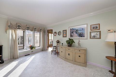 2071 Hallmark Ct, Wheaton, IL 60187 photo 4