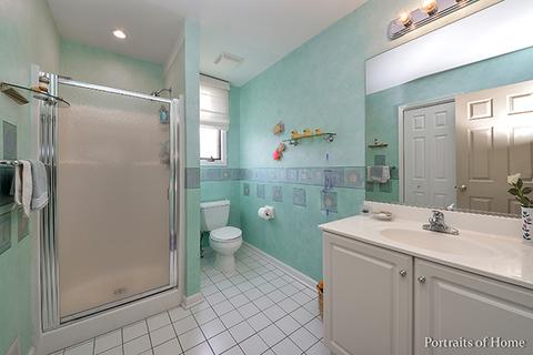 2071 Hallmark Ct, Wheaton, IL 60187 photo 15