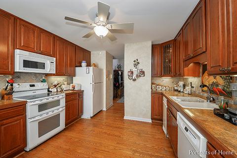 2071 Hallmark Ct, Wheaton, IL 60187 photo 6