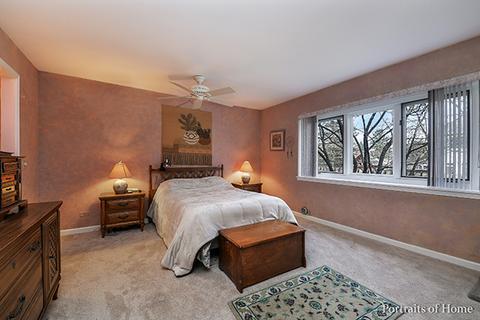 2071 Hallmark Ct, Wheaton, IL 60187 photo 9