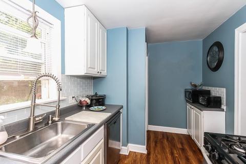 285 S Wolf Rd, Des Plaines, IL 60016 photo 10