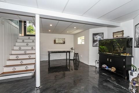285 S Wolf Rd, Des Plaines, IL 60016 photo 17
