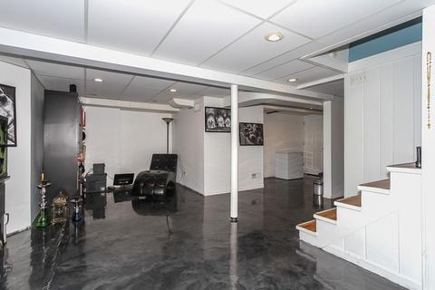 285 S Wolf Rd, Des Plaines, IL 60016 photo 16