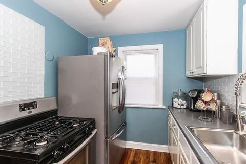 285 S Wolf Rd, Des Plaines, IL 60016 photo 8