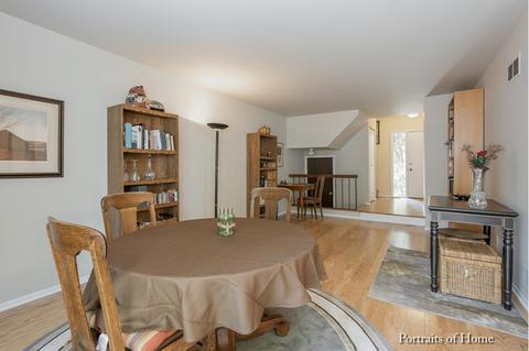 2507 Honeysuckle Ln, Rolling Meadows, IL 60008 photo 4