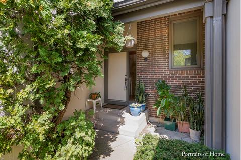 2507 Honeysuckle Ln, Rolling Meadows, IL 60008 photo 2