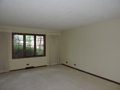 720 Carlton Dr, Elgin, IL 60120 photo 3