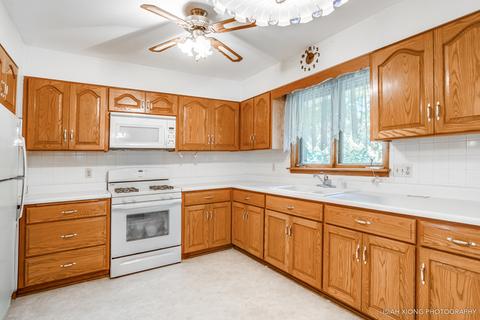 1939 Opal Dr, Aurora, IL 60506 photo 2
