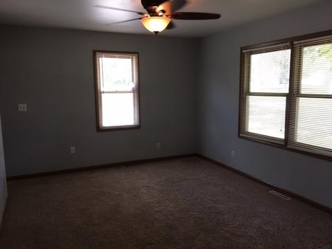 260 S 1st St, Sheldon, IL 60966 photo 7