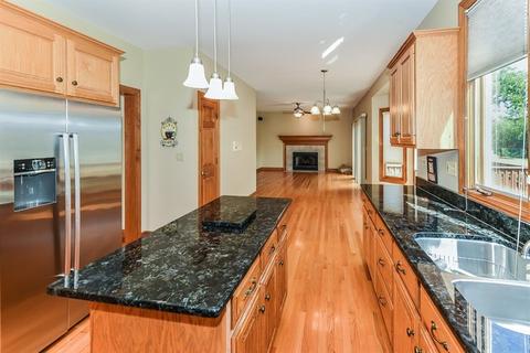 1818 E Hawthorne Blvd, Wheaton, IL 60187 photo 14