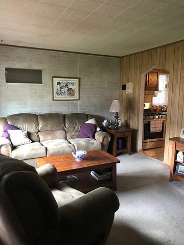 7832 Suburban Ln, Bridgeview, IL 60455 photo 3