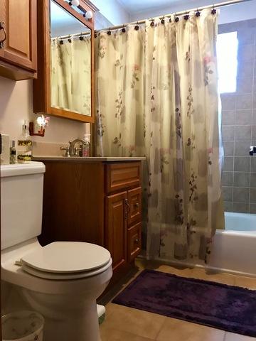 7832 Suburban Ln, Bridgeview, IL 60455 photo 7