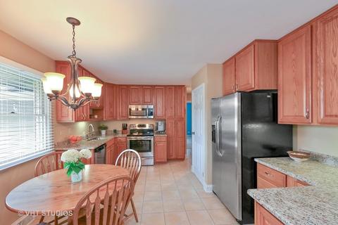 3780 Winston Dr, Hoffman Estates, IL 60192 photo 3