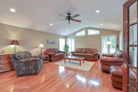 3780 Winston Dr, Hoffman Estates, IL 60192 photo 6