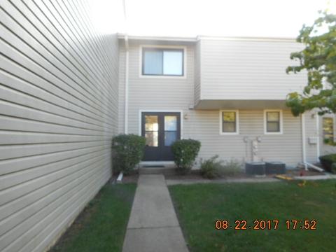 1016 E Thacker St, Schaumburg, IL 60173 photo 1
