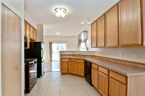 21526 Eich Dr, Crest Hill, IL 60403 photo 4