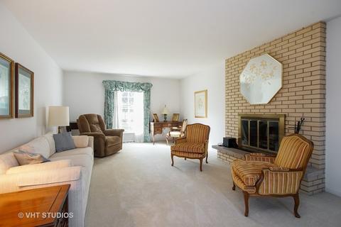 355 E Foster Ave, Roselle, IL 60172 photo 3