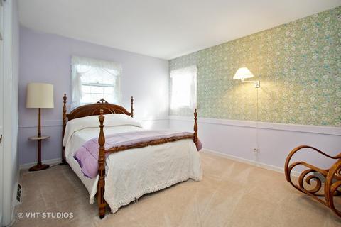 355 E Foster Ave, Roselle, IL 60172 photo 12