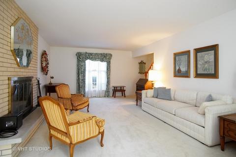 355 E Foster Ave, Roselle, IL 60172 photo 4