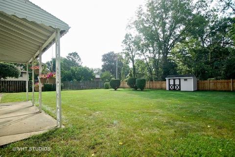 355 E Foster Ave, Roselle, IL 60172 photo 17