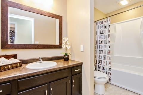 512 N Lyle Ave, Elgin, IL 60123 photo 9