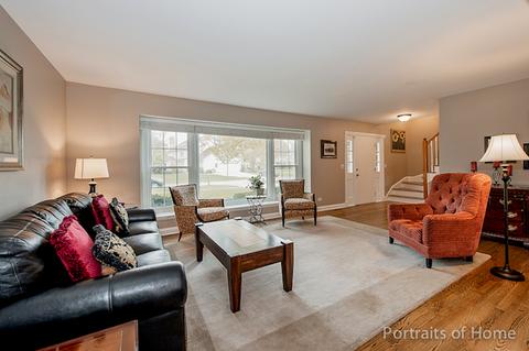 2068 Gladstone Dr, Wheaton, IL 60189 photo 3