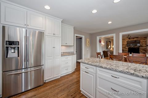 2068 Gladstone Dr, Wheaton, IL 60189 photo 7