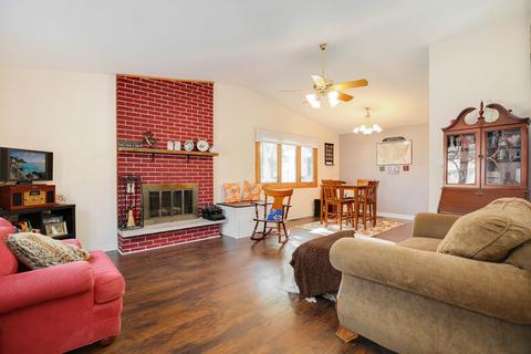 4450 Bayside Cir, Hoffman Estates, IL 60192 photo 4