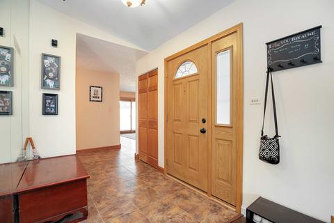 4450 Bayside Cir, Hoffman Estates, IL 60192 photo 3