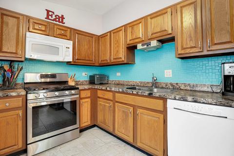 4450 Bayside Cir, Hoffman Estates, IL 60192 photo 12
