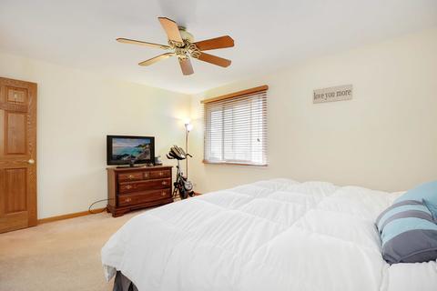 4450 Bayside Cir, Hoffman Estates, IL 60192 photo 16