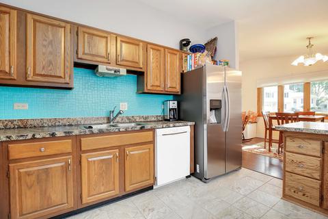 4450 Bayside Cir, Hoffman Estates, IL 60192 photo 11