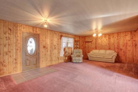 210 E 1st St, Hume, IL 61932 photo 7