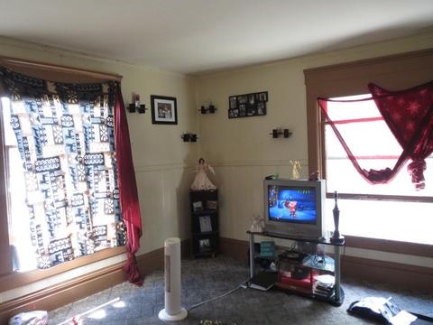 509 W 3rd St, Dixon, IL 61021 photo 5