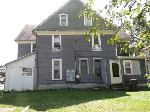 509 W 3rd St, Dixon, IL 61021 photo 3