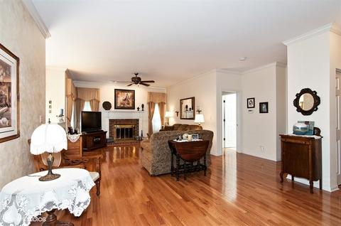 577 Rose Ln, Bartlett, IL 60103 photo 4