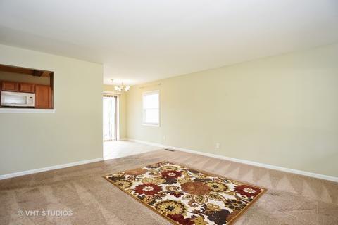 2102 Holly Ct, Mchenry, IL 60050 photo 2