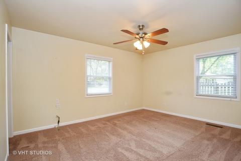 2102 Holly Ct, Mchenry, IL 60050 photo 6