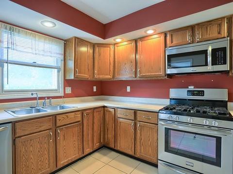 2512 Worcester Dr, Champaign, IL 61821 photo 12