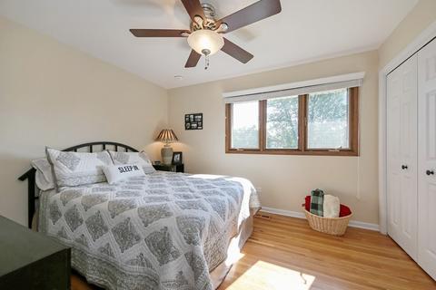 6645 Sheffield Ln, Willowbrook, IL 60527 photo 16