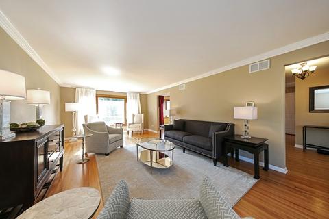 6645 Sheffield Ln, Willowbrook, IL 60527 photo 4
