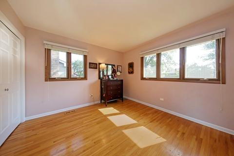 6645 Sheffield Ln, Willowbrook, IL 60527 photo 17