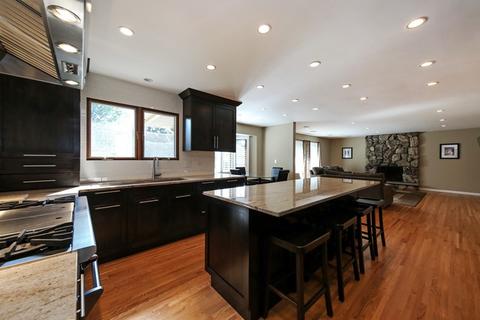 6645 Sheffield Ln, Willowbrook, IL 60527 photo 7