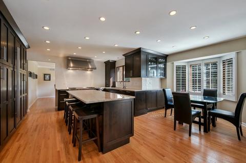 6645 Sheffield Ln, Willowbrook, IL 60527 photo 9
