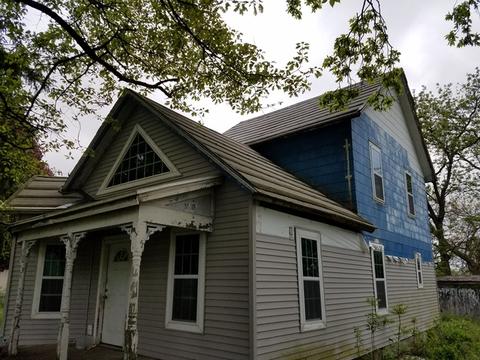 219 N Main St, Roberts, IL 60962 photo 1