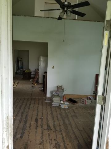 219 N Main St, Roberts, IL 60962 photo 5