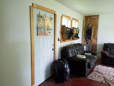 219 N Main St, Roberts, IL 60962 photo 11